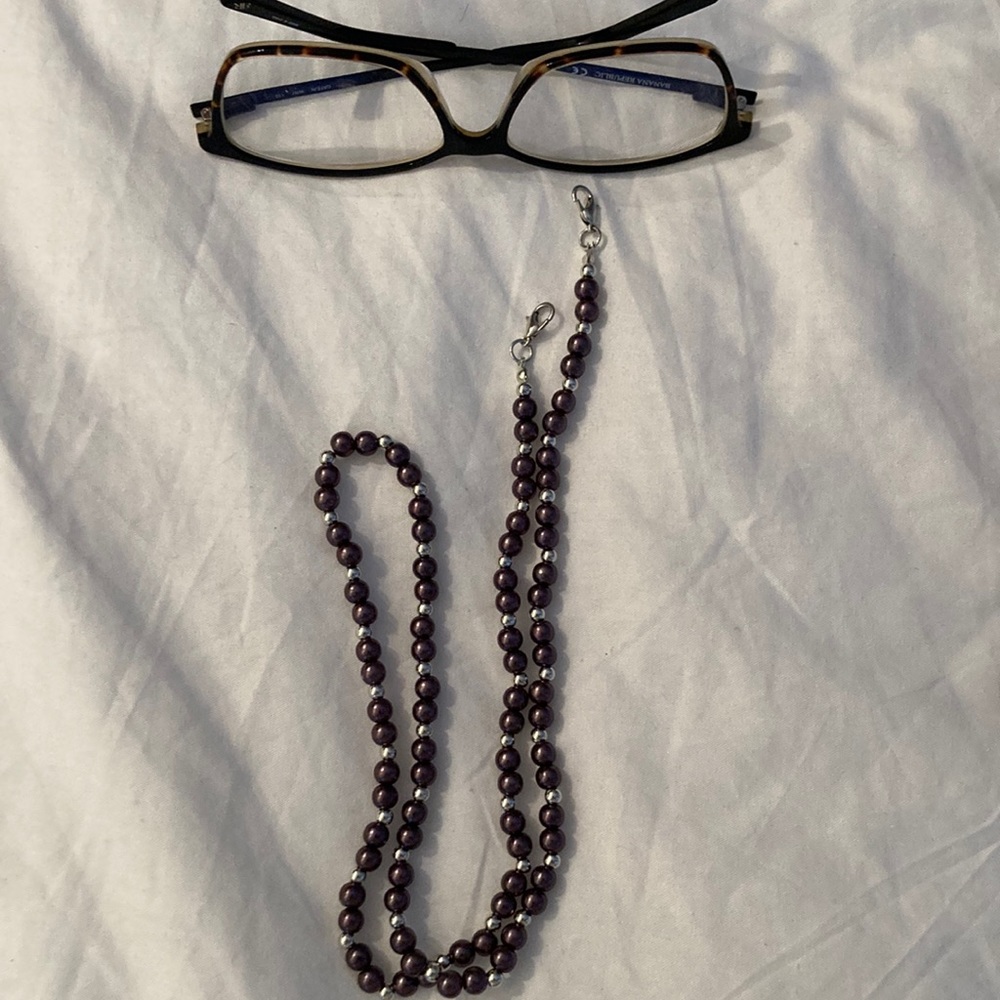 Beaded lobster claw glasses chain
